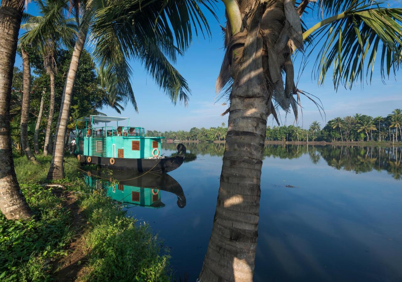 Hotel Purity At Lake Vembanad Mararikulam Esterno foto